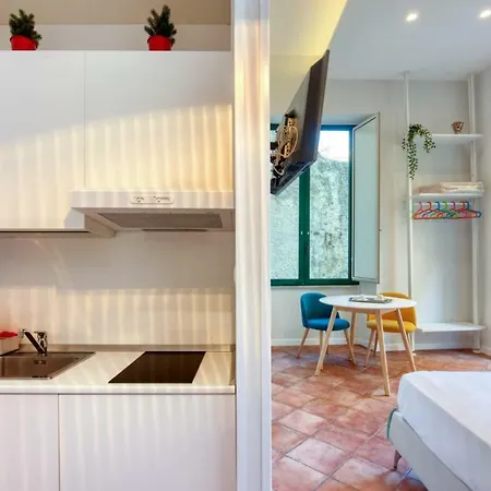 Mythos Holidays Apartament